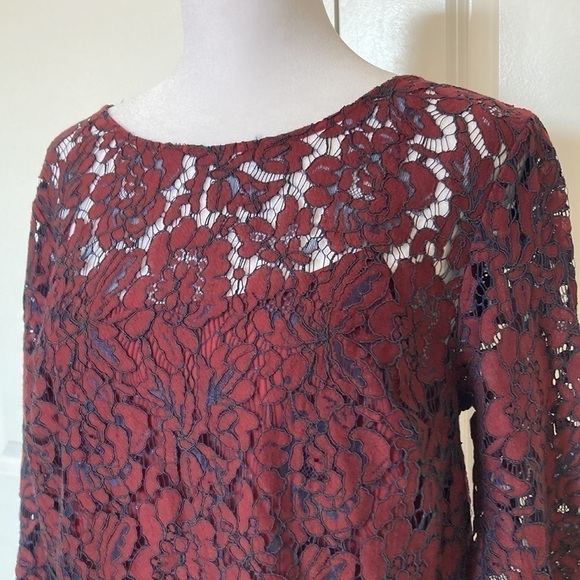 Banana Republic Factory small petite lace top wine 3/4 sleeves - Picture 4 of 13